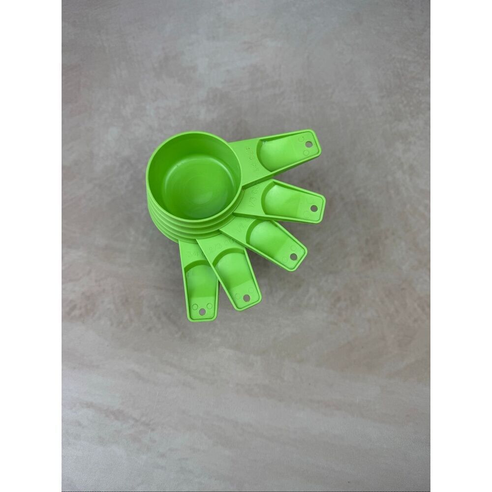 Vintage Tupperware Apple Green Measuring Cups Set of 5 1/4-3/4 No 1 Cup